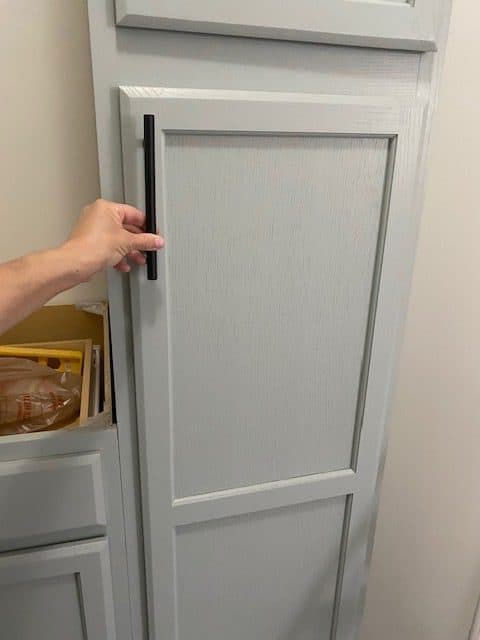 how to paint laundry room cabinets