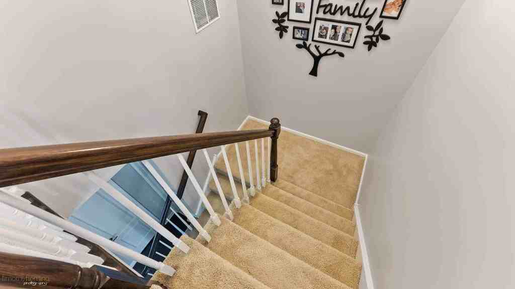 how to stain a staircase