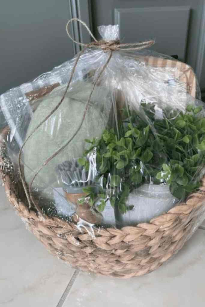 how to wrap a gift basket