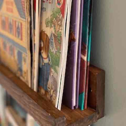 How to Build a Kids Bookshelf